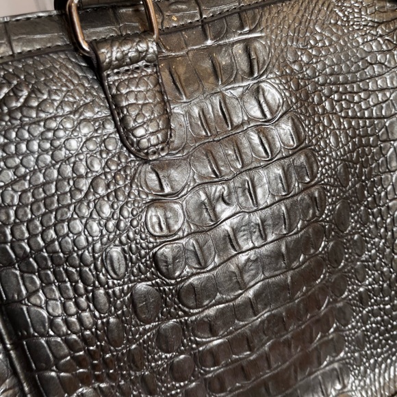 Nine West Silver crocodile Purse - Picture 4 of 5